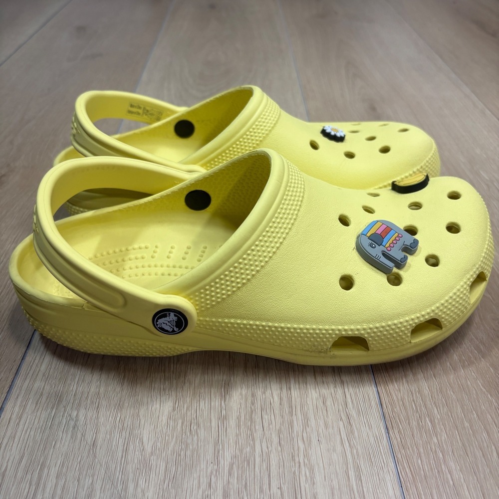 Crocs Classic Clog Lemon Yellow Mens 7 Womens 9 Jibbitz Charms 10001-7C1 - Picture 2 of 7